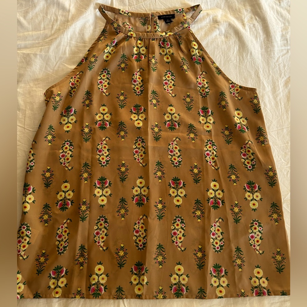 Halter Ann Taylor Top. Floral. Beige. Size XS